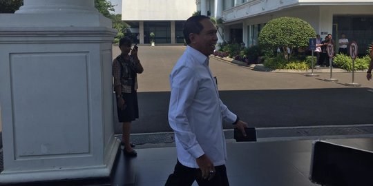 Saat Bertemu Jokowi, Zainudin Amali Mengaku Bahas Pengembangan Anak Muda & Olahraga