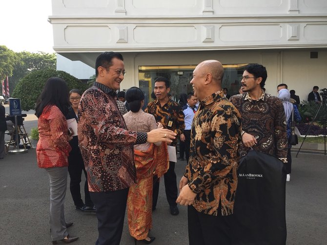 teten bersama istri ke istana