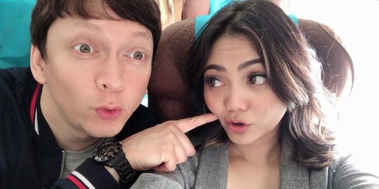 Video Pernikahan Diduga Rina Nose dan Josscy Aartsen Beredar di Medsos