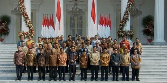 Perkenalkan Zainudin Jadi Menpora, Jokowi Ingatkan 'Sepak Bolanya Pak'