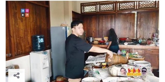 7 potret villa ruben onsu di sukabumi, luas ada di tengah sawah