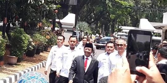 Izin ke Dokter RSPAD, Wiranto Merapat ke Kemenko Polhukam Sambut Mahfud MD