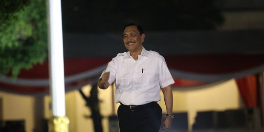 Anomali Jokowi Tempatkan Urusan Investasi di Bawah Kemenko Kemaritiman