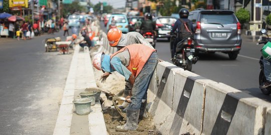 Separator Jalan di Pasar Minggu Dibuat Permanen