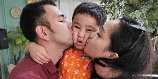 Rafathar Pakai HP Seharga Puluhan Juta, Jiwa Miskin Warganet Meronta-ronta