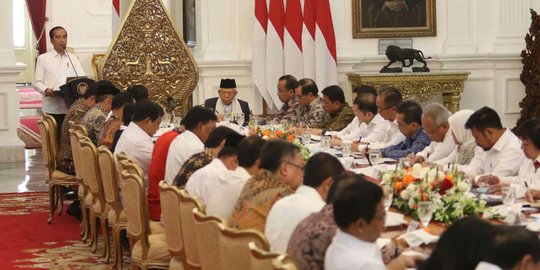 Dalam Sebulan, Jokowi Perintahkan Menteri Temukan Regulasi Penghambat Investasi