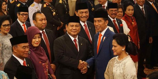 Sindiran dan Doa Iringi Langkah Prabowo Menjadi Menteri Jokowi