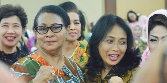 Serah Terima Jabatan Menteri PPPA, Bintang Ngaku Akan Minta Bantuan Yohana Yembise