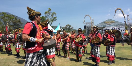 Tarian Maskot Tabanan Percantik Opening Festival Ulun Danu Beratan 2019