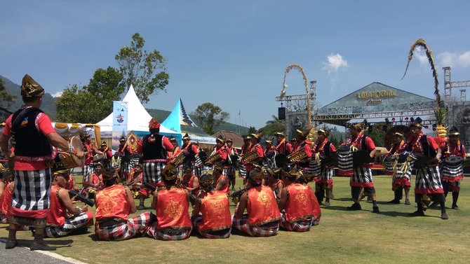 tarian maskot tabanan percantik opening festival ulun danu beratan 2019