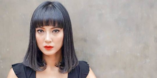 jarang muncul di tv, para artis indonesia ini sibuk jadi pengacara