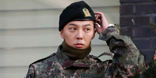 Gaya Bintang K-pop G-Dragon Usai Selesaikan Wajib Militer