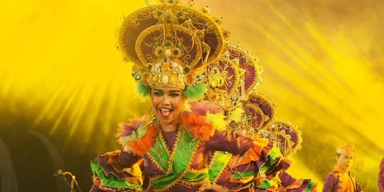 Dengan Syair Keindahan Bali, Pembukaan Pesona Nusa Dua Fiesta Sensasional