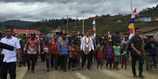 Jokowi Prioritaskan Bangun Jalan Aspal Manokwari ke Pegunungan Arfak