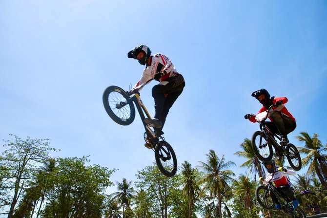 pebalap asal australia dan inggris menangi banyuwangi international bmx 2019