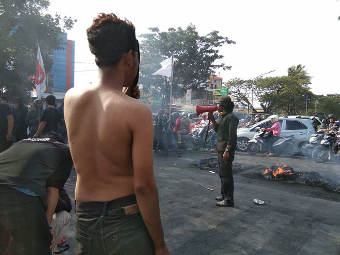 unjuk rasa mahasiswa di makassar