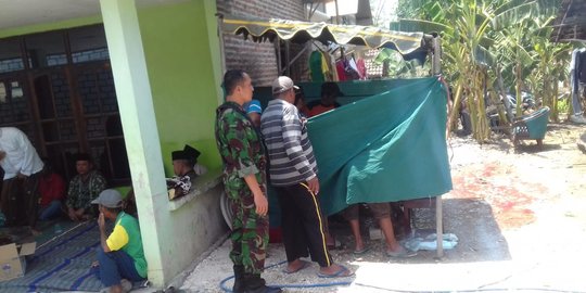 Kuli Batu di Tuban Tewas Tertimpa Bak Besi