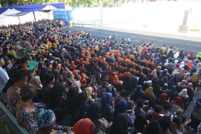 banyuwangi fasilitasi ribuan emak emak kejar paket b dan c online