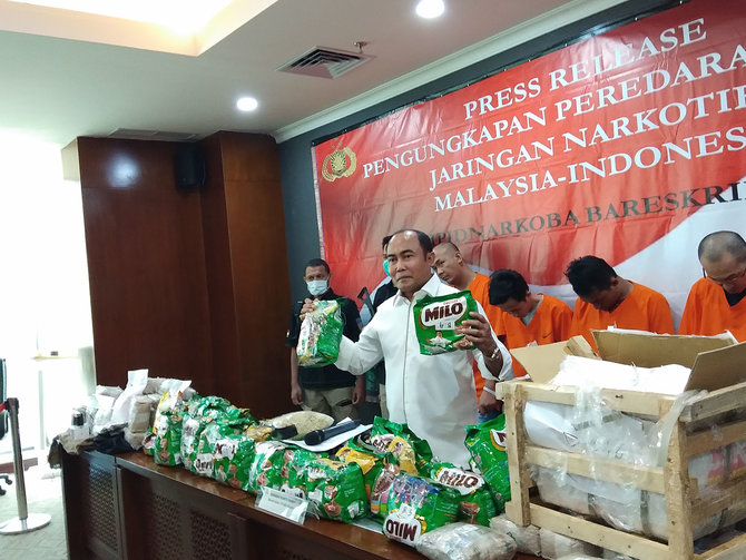 satu peti isi sabu dalam kemasan susu