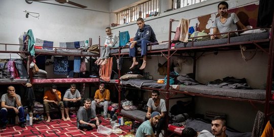 kami akan terus melawan rev1