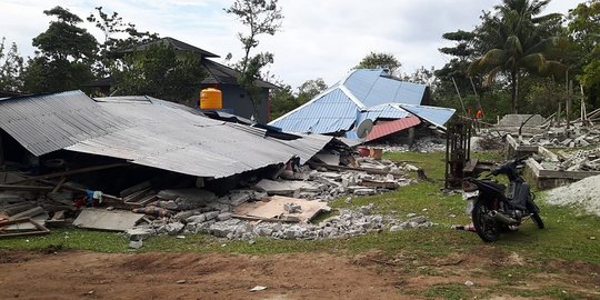 Presiden Jokowi Minta Rumah Tahan Gempa NTB Diterapkan di Ambon