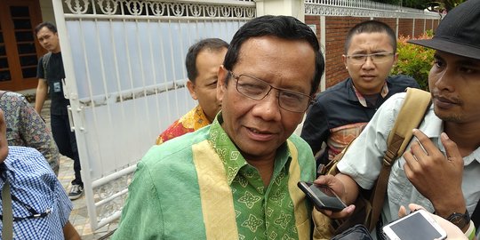 Mahfud Didesak Mundur Jika Tak Bisa Urus Perppu KPK: Memang ICW Itu Siapa?