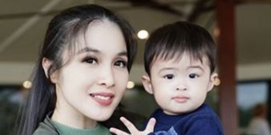 Sandra Dewi Geram Saat Netizen Sebut Anaknya Kurang Kasih Sayang