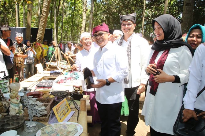 festival pasar tradisional digelar di banyuwangi