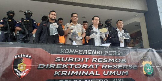 Polisi Tangkap Eksekutor Pembunuh Bayaran Disewa Istri buat Habisi Suaminya