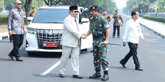 Keakraban Sri Mulyani dan Prabowo Sebelum Rapat Terbatas dengan Jokowi