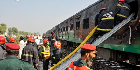 Tabung Gas Meledak di Kereta Padat Pakistan, 70 Orang Tewas