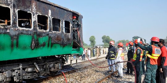 Kerata Api Terbakar di Pakistan, 70 Orang Tewas