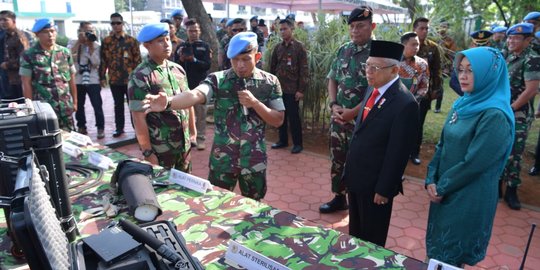 Tinjau Markas Paspampres, Ma'ruf Amin Berikan Pesan di Atas Kanvas