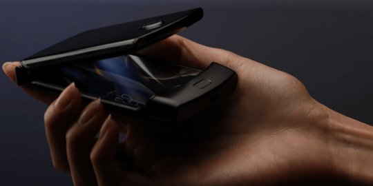 Ini Penampakan dan Prediksi Spesifikasi Smartphone Lipat Motorola RAZR
