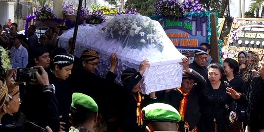 Tutup Usia, Jenazah Adik Kandung PB XIII Dimakamkan di Imogiri