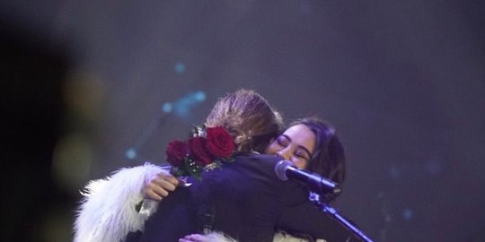 5 potret romantis dul dan aaliyah massaid saat manggung bareng di konser dewa 19