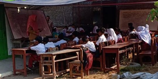 Potret Miris Pendidikan Indonesia Di Sekitar Ibu Kota Banyak Sekolah Rusak Halaman 5 