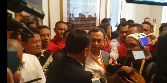 memanas iwan bule dan vijaya fitriyasa bersitegang di depan wartawan rev1