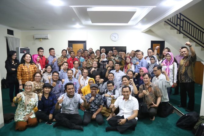 menaker ida fauziyah gelar silaturahmi dengan serikat pekerja