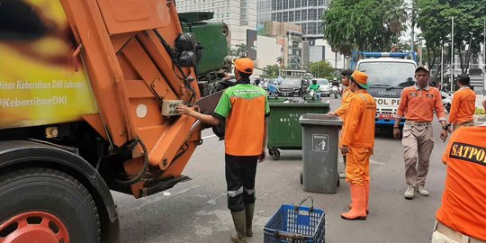 PKL Dilarang Berjualan di CFD, Petugas Kebersihan Mengaku Terbantu