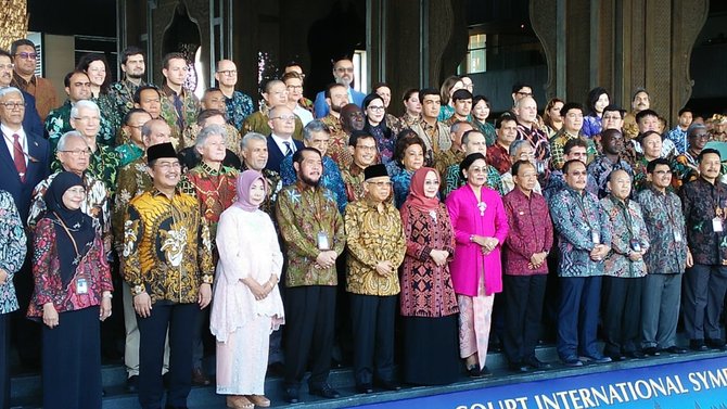 wapres maruf amin membuka simposium mahkamah konstitusi internasional di bali