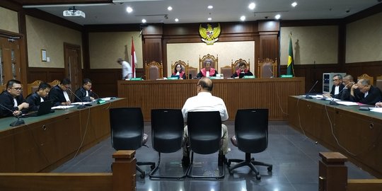 Mantan Aspidum Kejati DKI Didakwa Terima Suap Rp200 Juta