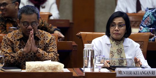 Menkeu Sri Mulyani dan Komisi XI DPR RI Gelar Raker Perdana