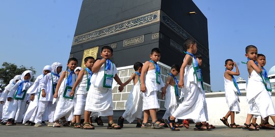 Keceriaan Murid TK Ikuti Latihan Manasik Haji