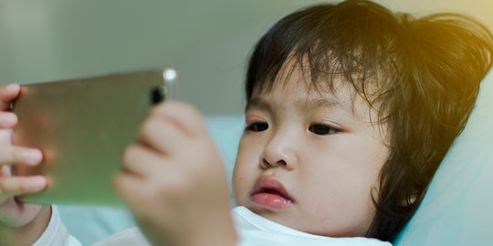 Studi: Smartphone dan Tablet Buruk Untuk Jadi 'Babysitter'