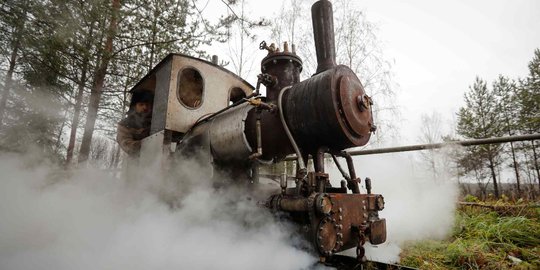 Serunya Keliling Naik Kereta Uap Mungil di Rusia