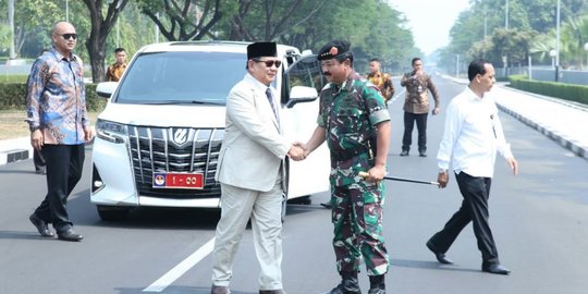 Sambangi PT Pindad, Prabowo Persiapkan Industri Pertahanan