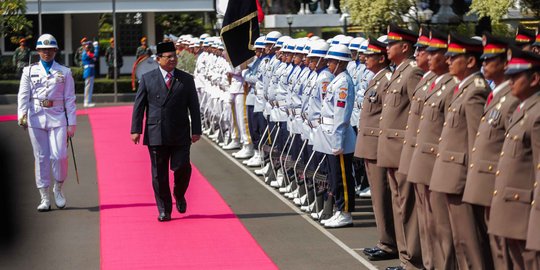 Bahas Panser Buatan Pindad, Menhan Prabowo Akan Terbang ke Filipina