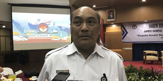 KNKT: 80 Persen Kecelakaan Kendaraan Karena Ban Kurang Tekanan