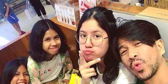 deretan anak musisi indonesia yang cantik dan mulai dewasa